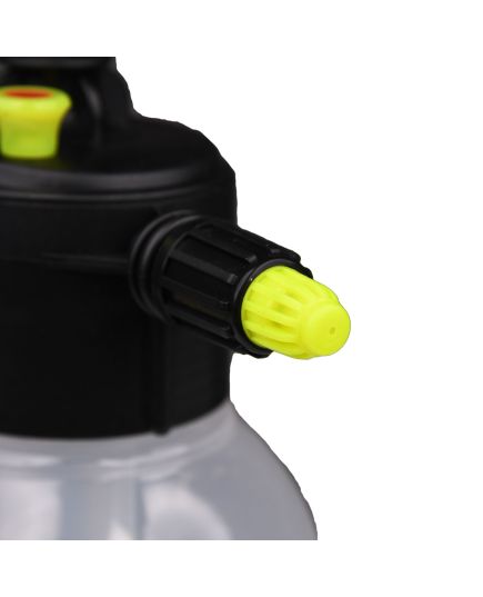 Workshop Spray Bottle (2litre) with Handpump Showing spray nozzle